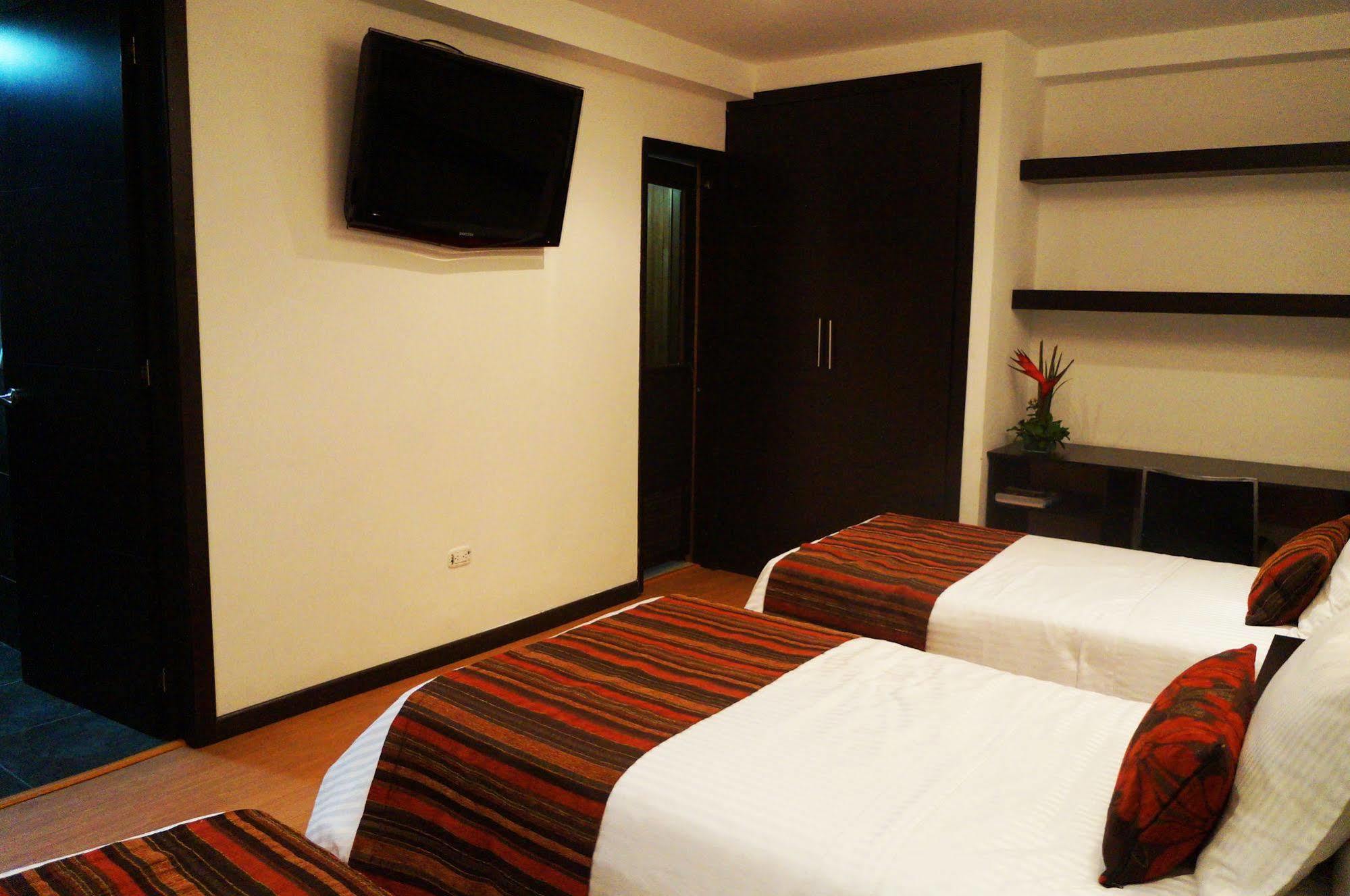 Hotel Airport Travel Bogotá Esterno foto